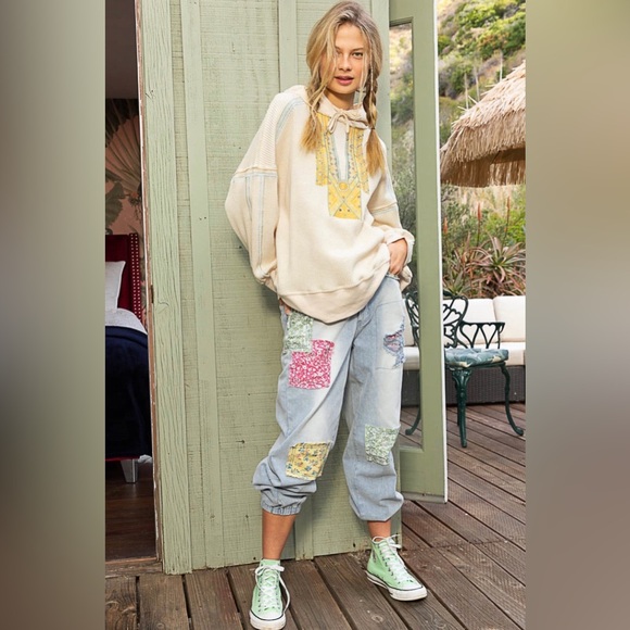 New! POL Colorful Patchwork Distressed Relaxed Fit Jogger Jeans - Picture 3 of 8